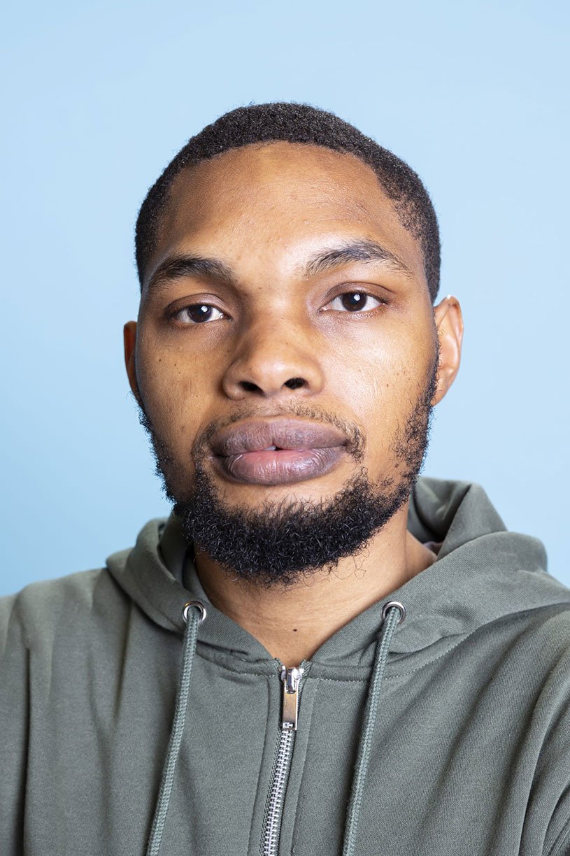 Photo de profil La photo avec un cadrage serre muze studio